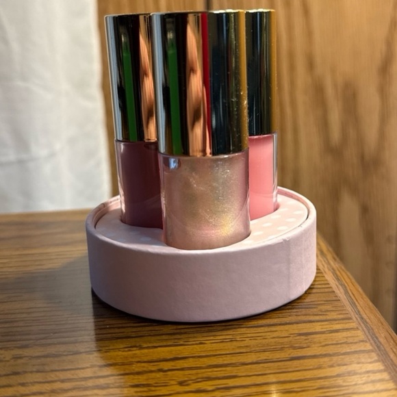Estée Lauder x Ladurée Limited Edition Lip Oil Collection